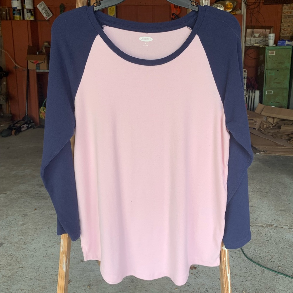 Old Navy Long Sleeve Tee 🔥